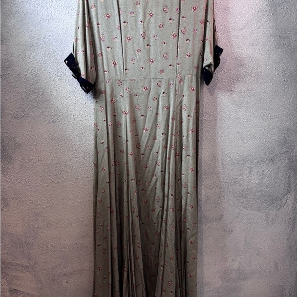 Flattered Green and Dark Blue Floral Midi Dress - Picture 9 of 11